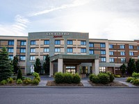 Courtyard Kingston Highway 401/Division Street