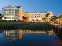 Courtyard Charleston Waterfront