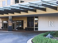 Renaissance Chicago O'Hare Suites Hotel
