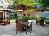Courtyard Edison Woodbridge