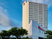 Sheraton Vancouver Guildford Hotel