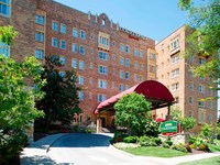 Courtyard Kansas City Country Club Plaza