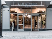 Courtyard Long Island City/New York Manhattan View