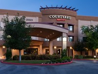Courtyard Santa Clarita Valencia