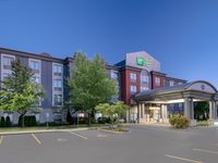 Holiday Inn Express & Suites Ottawa Airport