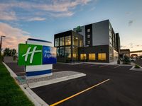 Holiday Inn Express Lethbridge Southeast