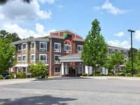 Holiday Inn Express & Suites Southern Pines-Pinehurst Area