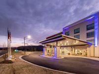 Holiday Inn Express & Suites Marion
