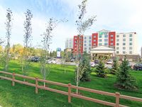 Holiday Inn Express & Suites Calgary NW - University Area