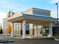 Holiday Inn Express & Suites Batavia - Darien Lake