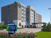 Holiday Inn Express & Suites Beloit
