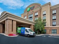Holiday Inn Express & Suites Rochester Webster