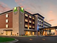 Holiday Inn Express & Suites Racine