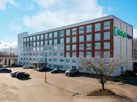 Holiday Inn Express Charleston-Civic Center