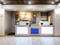 Holiday Inn Express & Suites Lewisburg