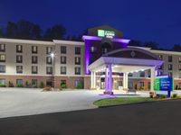Holiday Inn Express & Suites Charleston NW - Cross Lanes
