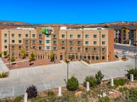 Holiday Inn Express & Suites Gallup East