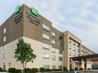 Holiday Inn Express & Suites Chicago O Hare Airport