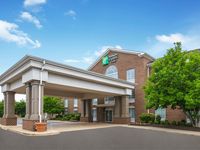 Holiday Inn Express & Suites Warrenton