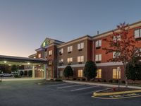 Holiday Inn Express & Suites Thornburg-S. Fredericksburg