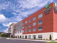 Holiday Inn Express & Suites Farmville