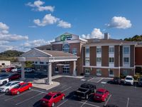 Holiday Inn Express & Suites Lebanon