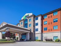 Holiday Inn Express & Suites Kansas City Airport