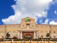 Holiday Inn Express & Suites Brady