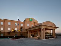 Holiday Inn Express & Suites Zapata