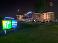 Holiday Inn Express & Suites Detroit North - Troy