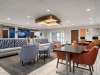 Holiday Inn Express & Suites Saginaw