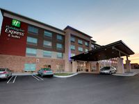 Holiday Inn Express & Suites Detroit Northwest - Livonia