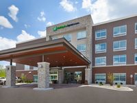 Holiday Inn Express & Suites Grand Rapids Airport - South