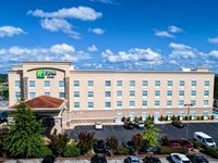 Holiday Inn Express & Suites Cookeville