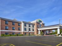 Holiday Inn Express & Suites Niles