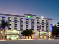 Holiday Inn Express & Suites Hollywood Walk Of Fame