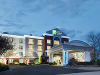 Holiday Inn Express & Suites I-26 & Us 29 At Westgate Mall