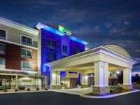Holiday Inn Express & Suites Lexington Park-California