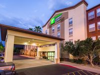 Holiday Inn Express & Suites Phoenix Airport