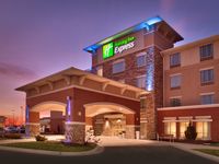 Holiday Inn Express & Suites Overland Park