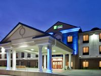 Holiday Inn Express & Suites McPherson