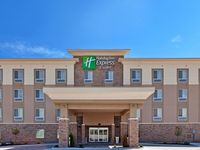 Holiday Inn Express & Suites Topeka North