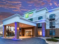Holiday Inn Express & Suites Cedar Falls - Waterloo