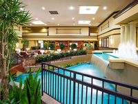 Holiday Inn & Suites Cincinnati-Eastgate (I-275e)
