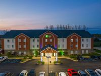 Holiday Inn Express & Suites Bedford