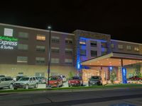 Holiday Inn Express & Suites Warsaw