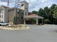 Holiday Inn Express & Suites Albemarle