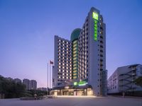 郑州花园路正弘城智选假日酒店