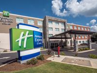 Holiday Inn Express & Suites Commerce