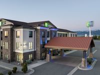 Holiday Inn Express & Suites Belgrade